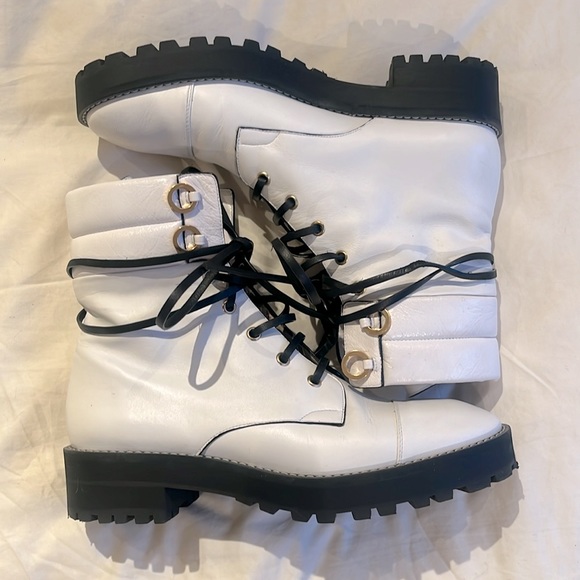 Stuart Weitzman White Lexy combat Boots size 8.5 great condition - Picture 3 of 7